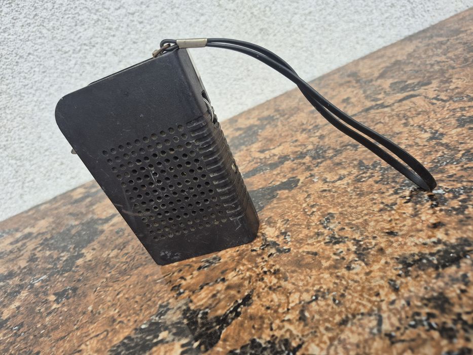 Vand Radio portabil vechi marca GUMBO model  made in japan