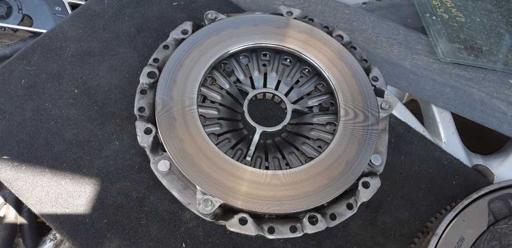 Kit Ambrieaj Complet Bmw 2.0 N47 177cp Volanta Placa Disc