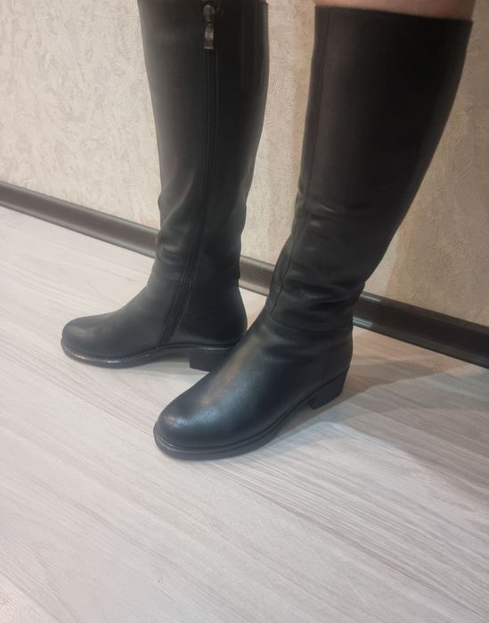 Продам зимние сапоги