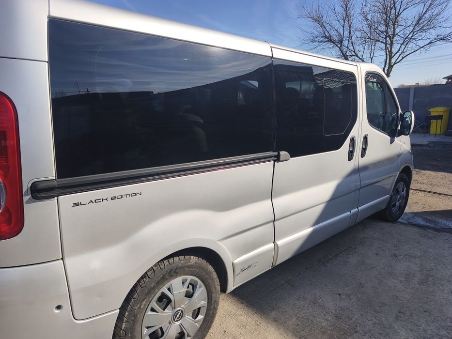 Vând Opel vivaro