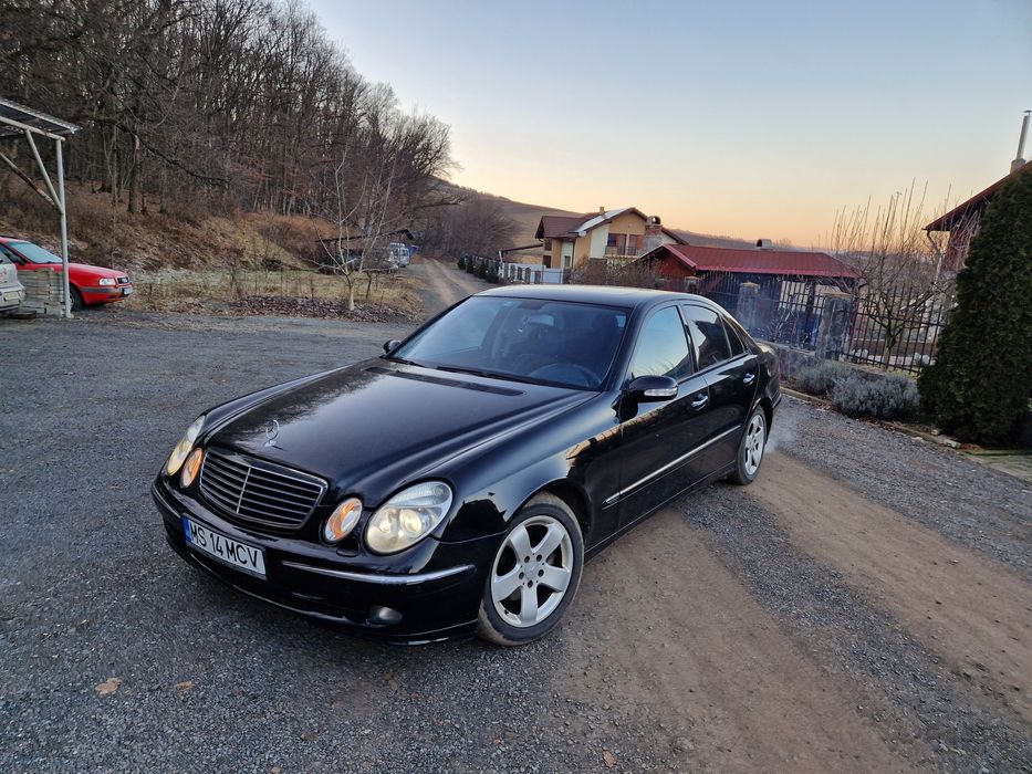 Vând Mercedes Benz E class 220e