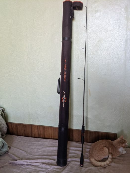 Продам спиннинг Sakura