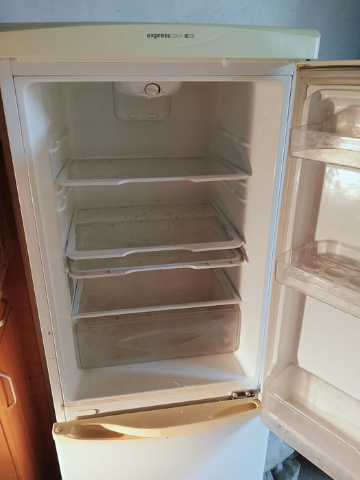 Продам холодильник