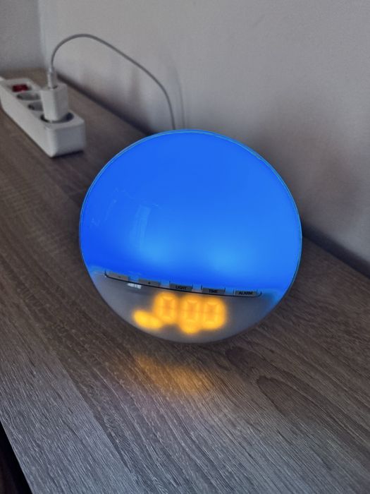 LED лампа, имитираща слънцето/часовник/будилник