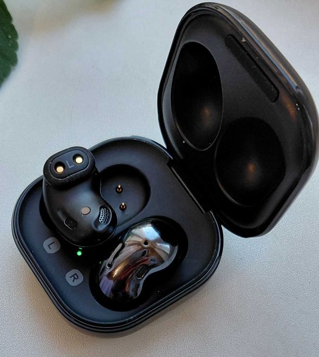 Безжични слушалки SAMSUNG