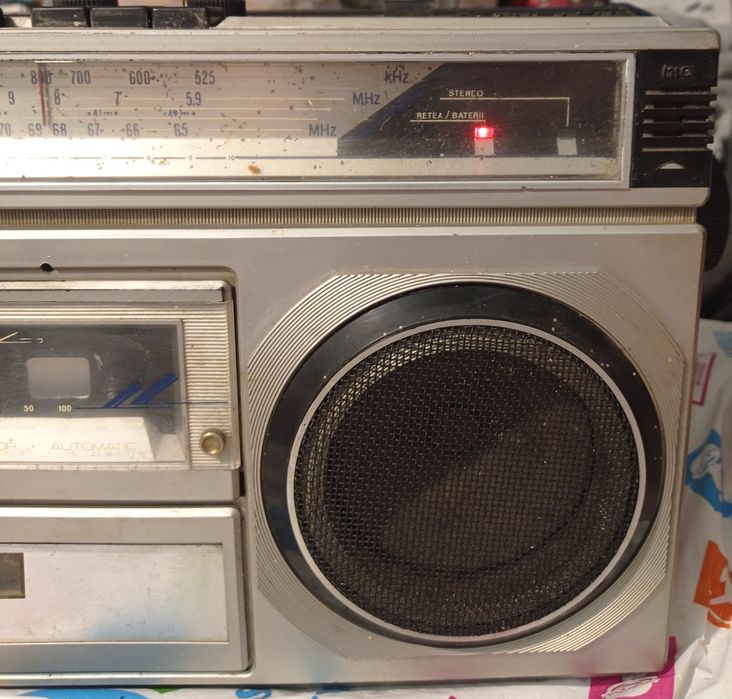 Vând sau schimb radio casetofon Tehnoton RC-2320,defect,bârâie radio.