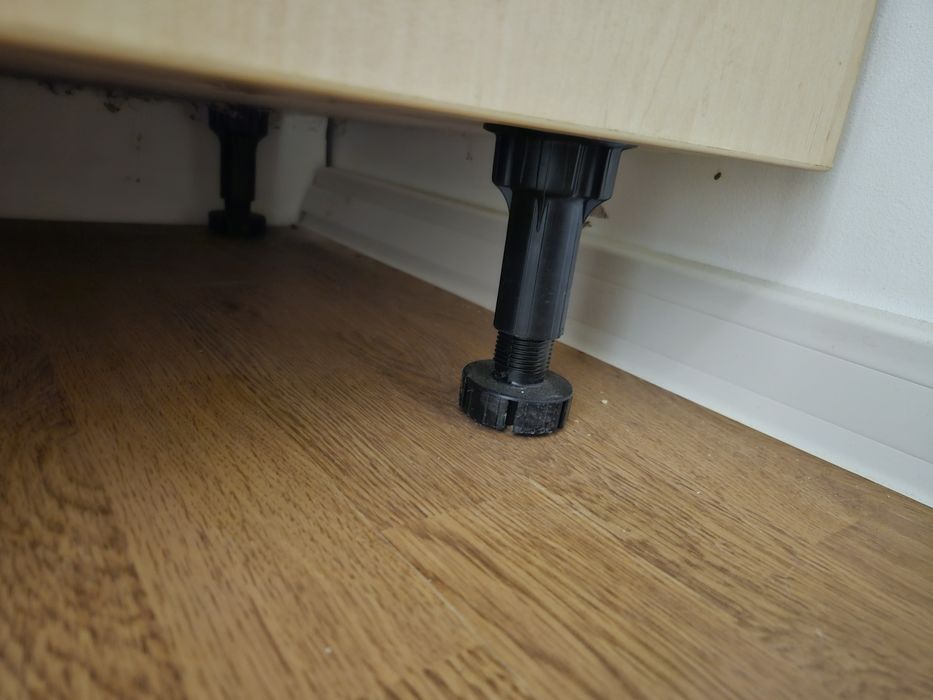 Dulap culoare maro deschis