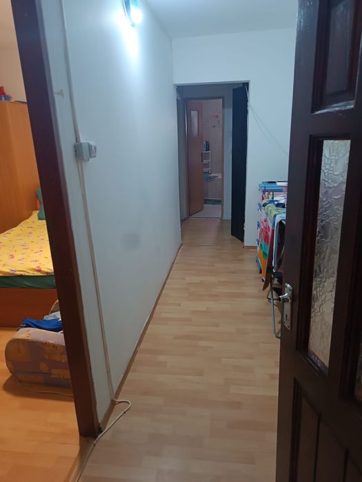 Se vinde apartament 2 camere decomandat parter
