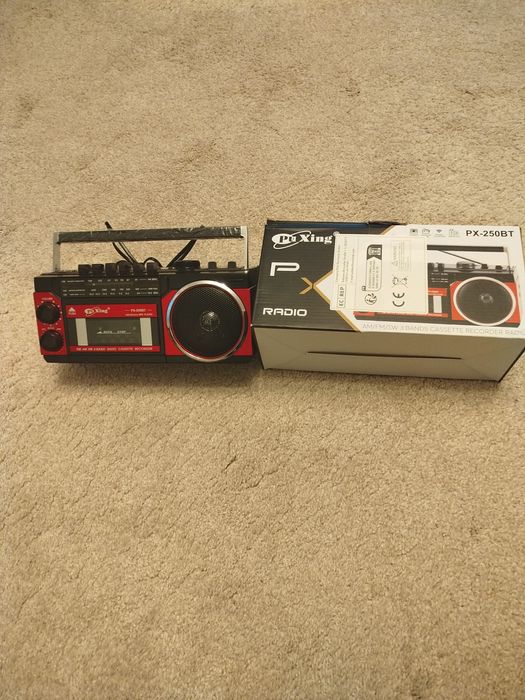 Produs NOU ! Radio casetofon. Impecabil ! Garanție 2 ani .
