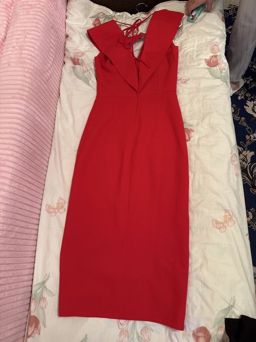 Вечерние платья красный