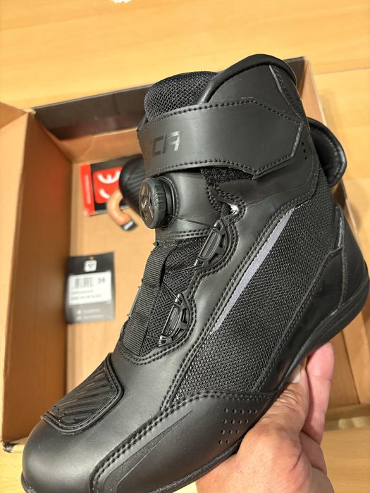 Дамски мото обувки нови