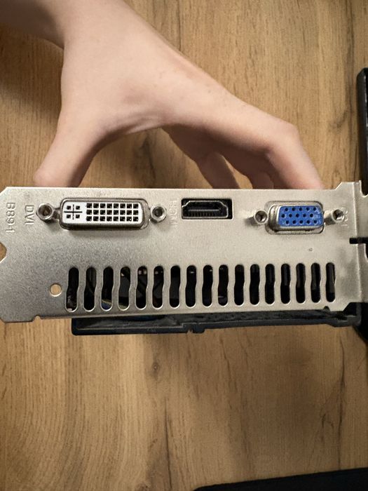 Видеокарта 550ti