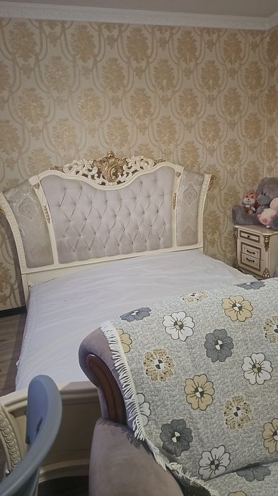 Спальный гарнитур в идеальном состоянии