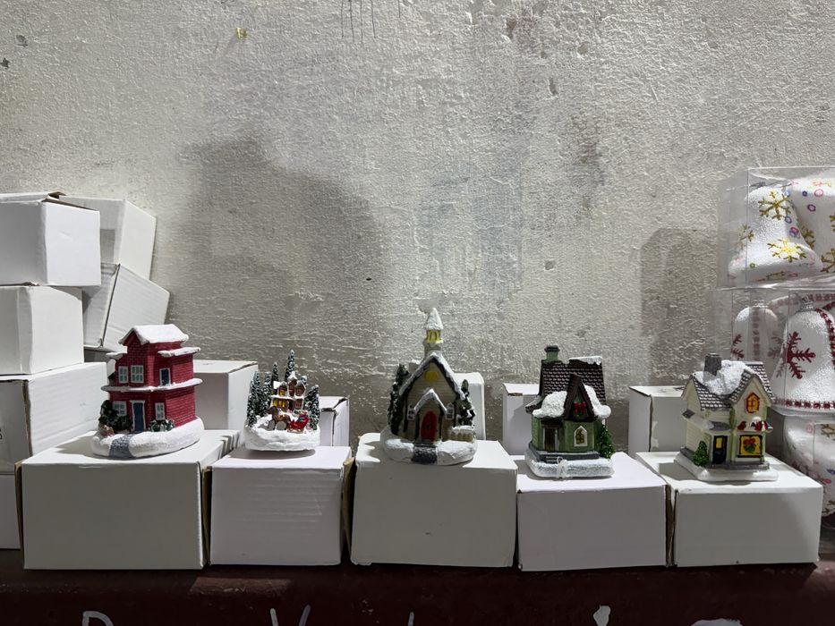 Продам елки, новогодний декор, венки