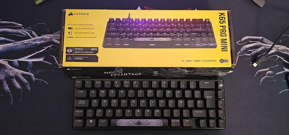 Tastatură Corsair K65 Pro Mini OPX RGB ca nouă layout ES