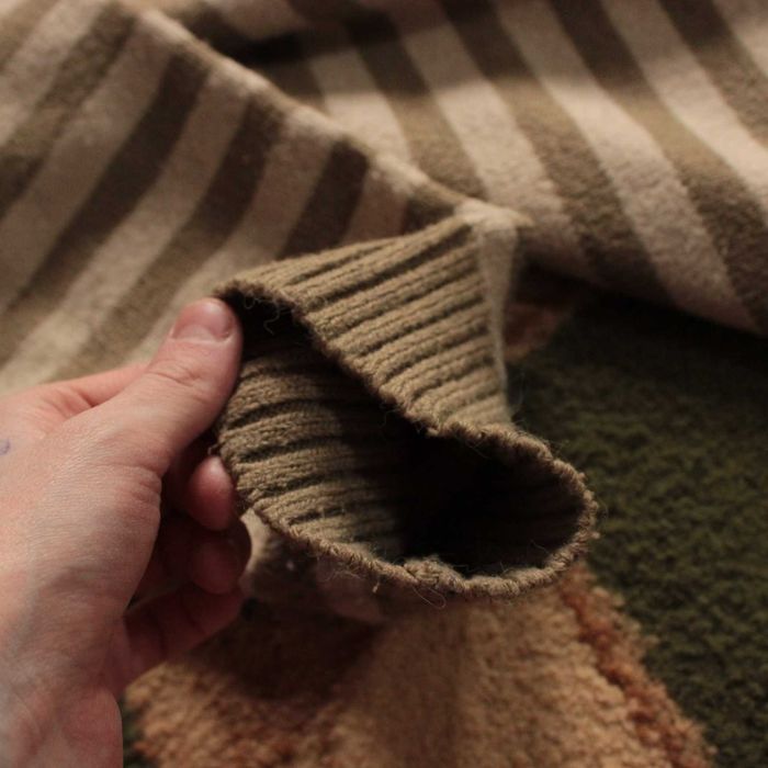 продам 2 свитера