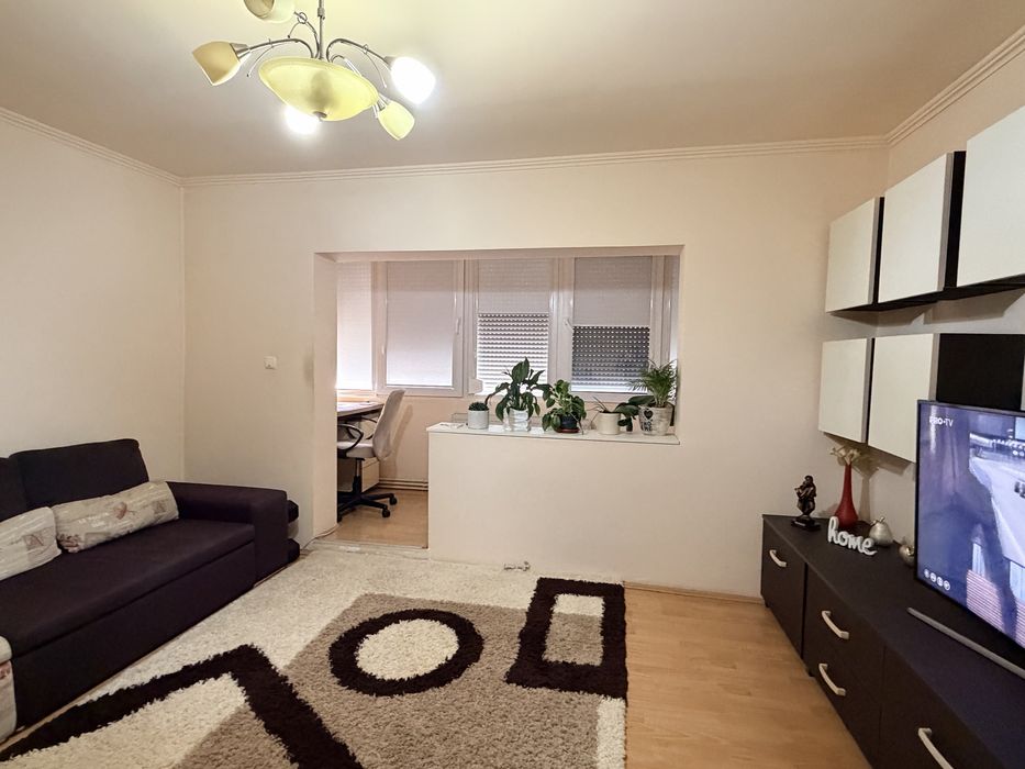 Vand apartament 3 camere