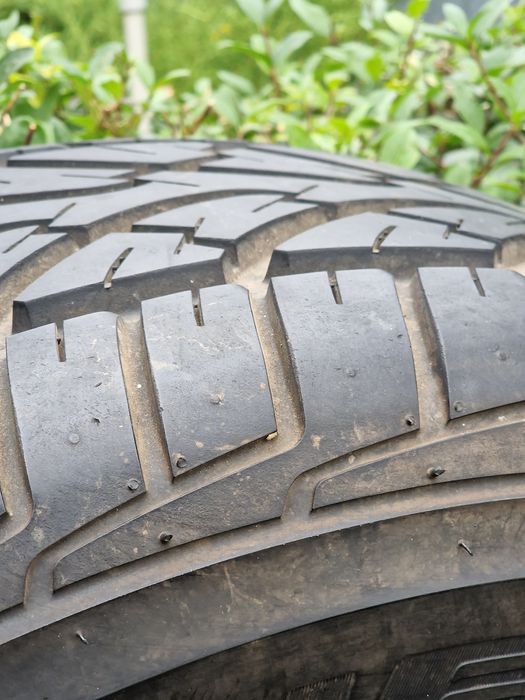 285/60/18 Bridgestone Dueler