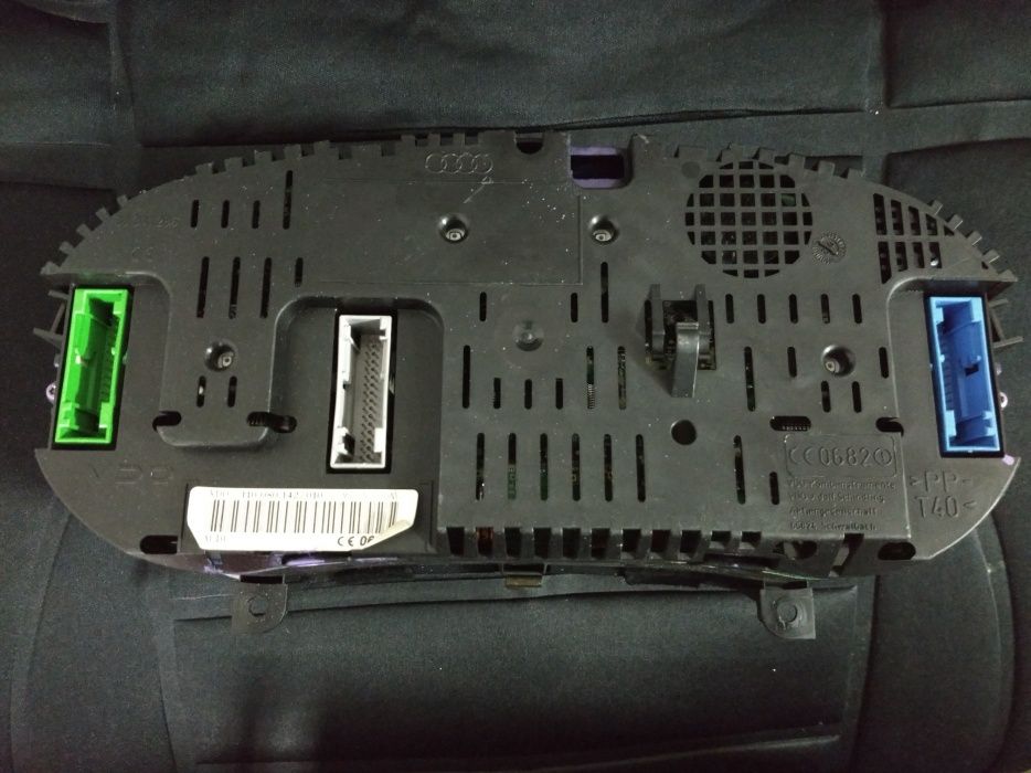 Ceasuri de bord A3 benzină și diesel VDO 8L0 920 932