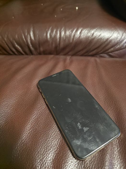 iPhone XS на запчасти / не включается