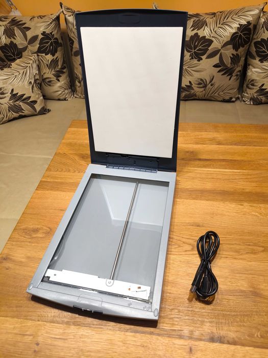 Скенер Canon CanoScan LiDE 20