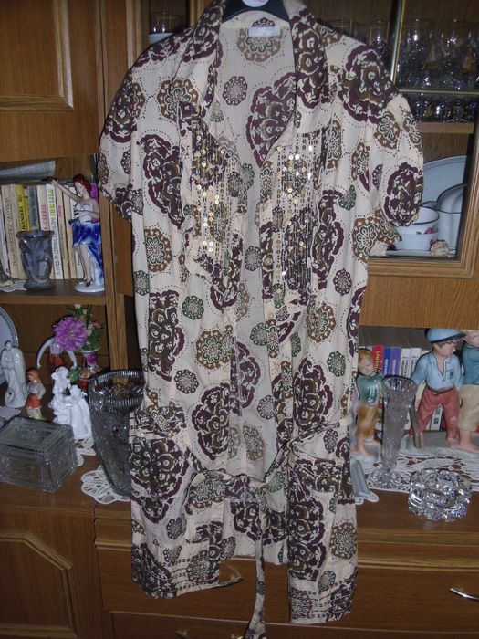 rochita- tunica brodata cu margele