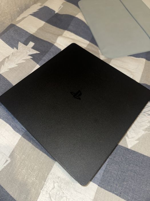 Sony Playstation 4 Slim 1TB