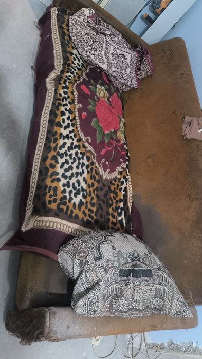 Продаётся диван с креслом и шкаф с антресолям*