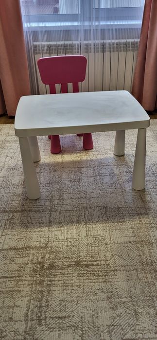 Стол и стульчик детский Икеа