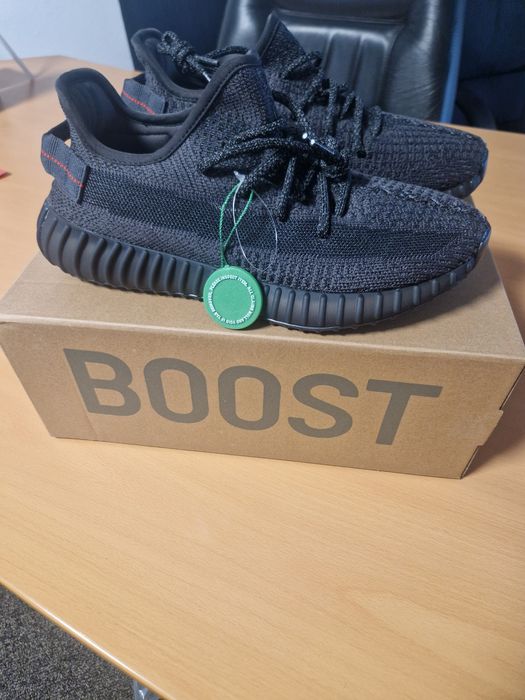 Vand  Yeezy Boost nr 42 cu 26.5 cm