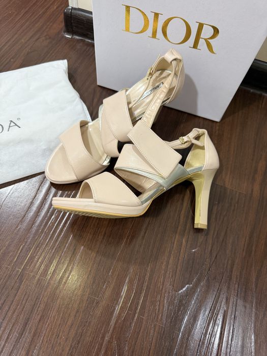 Новая женская обувь