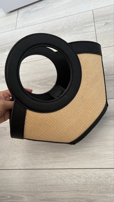 Малка стилна дамска чанта H&M