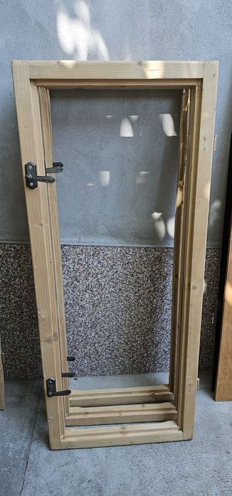 Vând Geamuri / Ferestre duble și simple din lemn (NOI)
