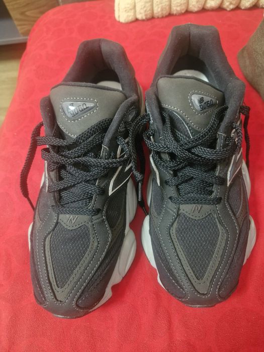 Продават се мъжки маратонки New Balance