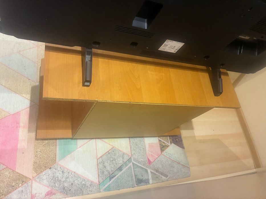 Тв Шкаф в отлично състояние