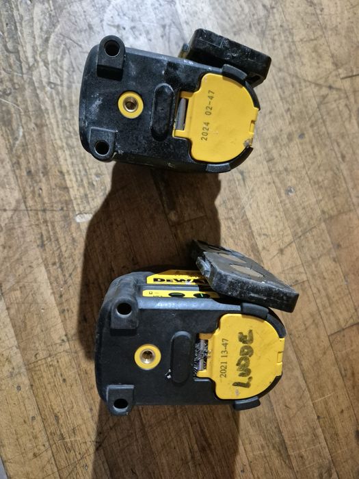 Nivela laser  DEWALT  DW088 raza roșie si verde