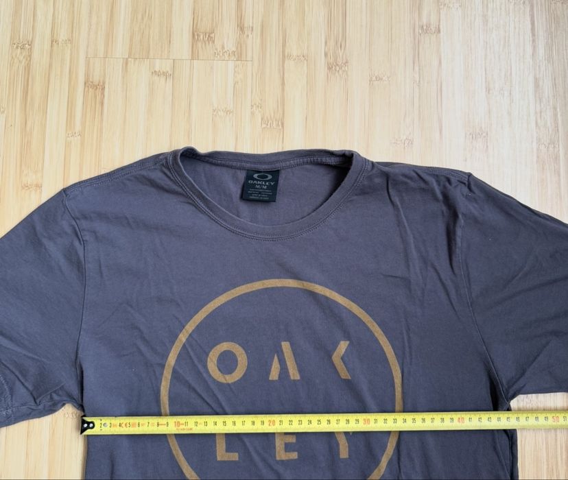 Tricou Oakley in stare buna