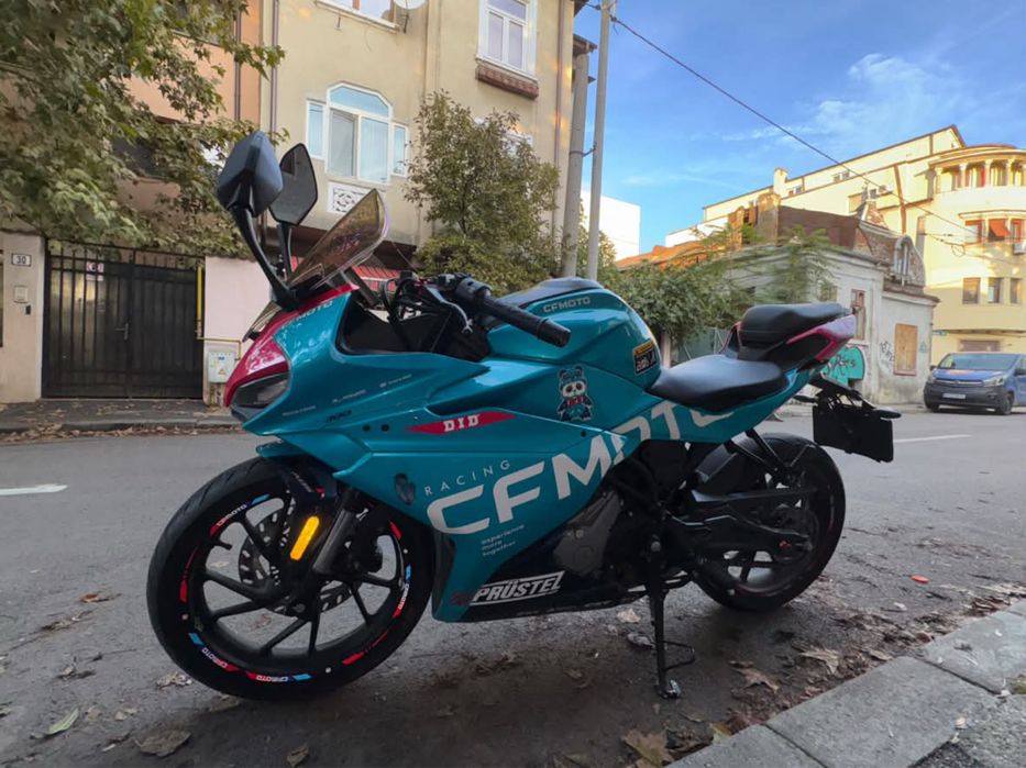 Vând Cfmoto 300sr modelul cu Prüstel an 2023, garantie pana in 2028