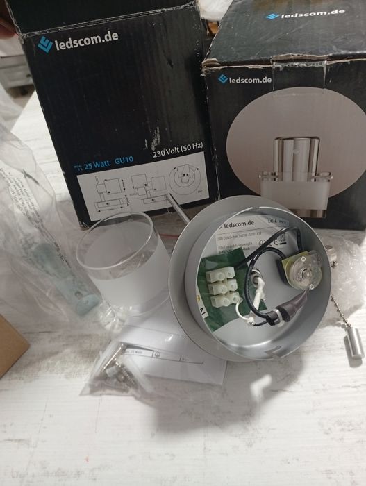 Lampa,bec pentru baie,dormitoare, oriunde doriți.2 bucăți,