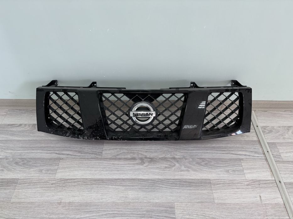 Решётка радиатора Nissan armada 2005 5.6 pn 62310 7s001