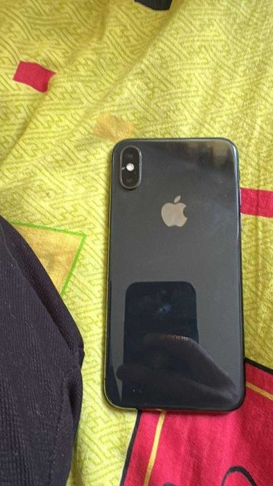 iPhone XS 256GB, полная комплектация, полоса на экране