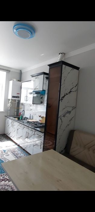 Gurlan tuman markazida 3 xonali kvartira sotiladi