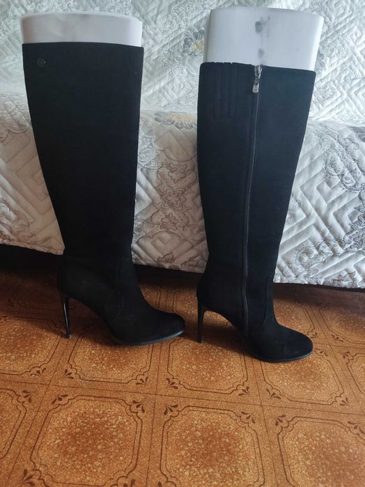 Продам женские сапоги