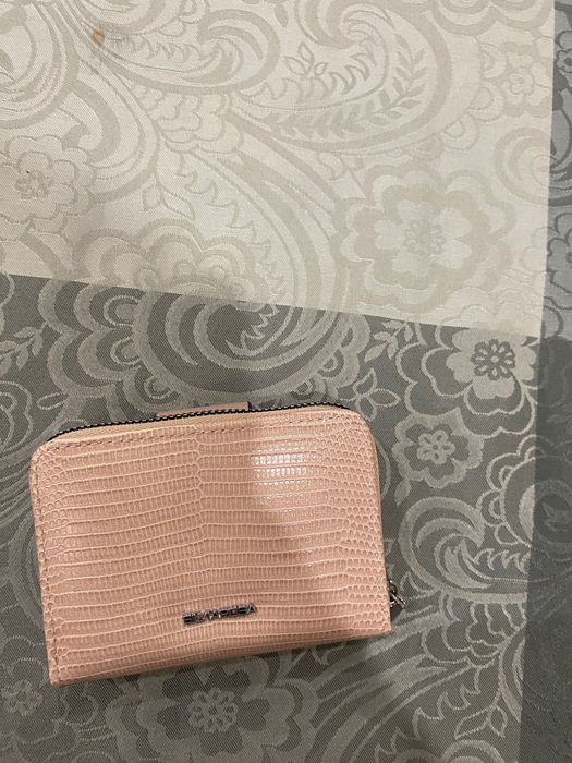 Дамски портмонета