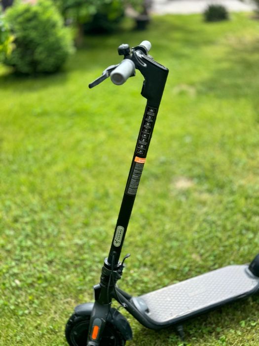 Электросамокат NineBot