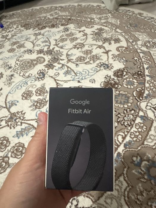 Продам фитнес браслет Google FitBit Air