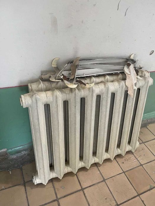 Продам чугунные батареи б/у