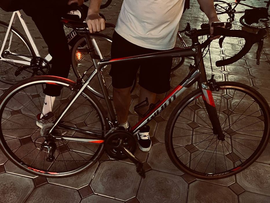 шоссеиный велосипед giant