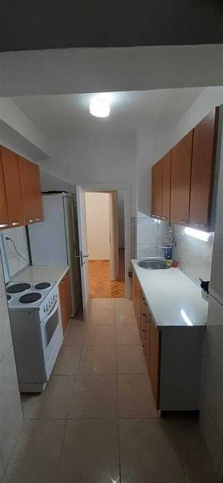 Дава се под наем Тристаен апартамент в Пловдив, Изгрев - 89 кв.м за 321.3 € - Снимка #1