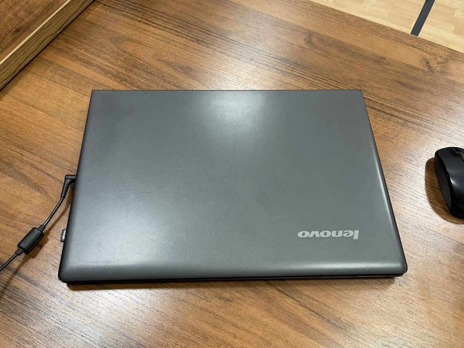 Lenovo noutbuk sotiladi